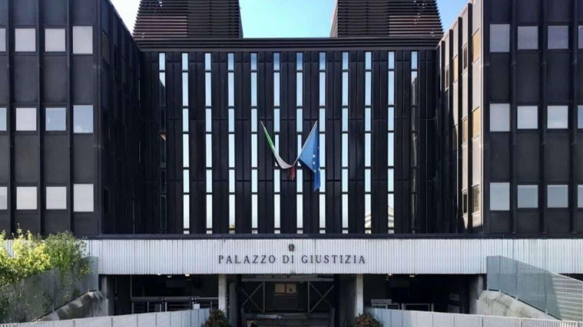 Tribunale di Reggio Emilia annulla la riduzione del punteggio per un docente - tribunale di Reggio Emilia