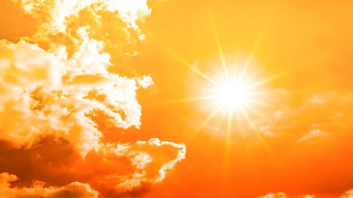 Ondate di calore, posticipo avvio as 2024/25: le proposte CNDDU - Cielo assolato e ondate di calore