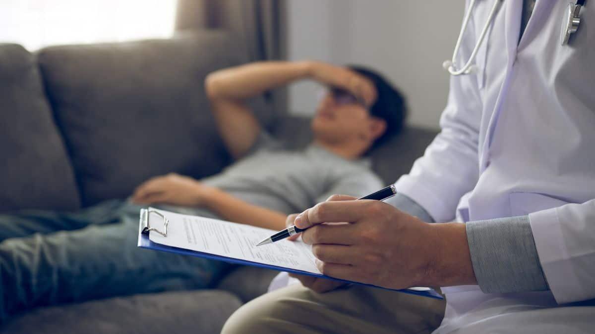 INPS, certificati medici: nel 2024 diminuiscono le visite mediche - Visite mediche di controllo domiciliare