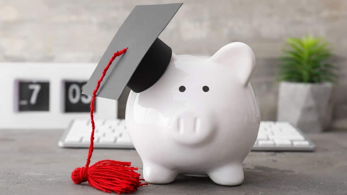 Borse di studio universitarie, finanziamento record: 880 milioni di euro per l’aa 2024/25 - Bonus universitari