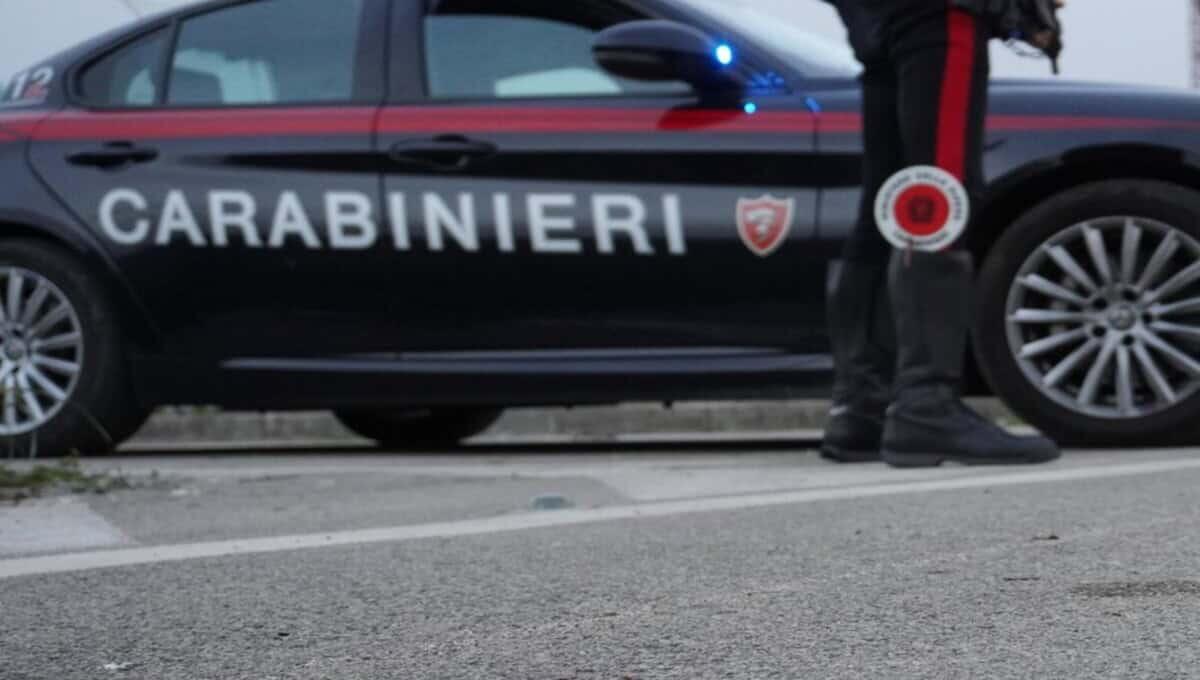 Studente aggredisce la preside: dopo un anno voleva tornare in classe - studente