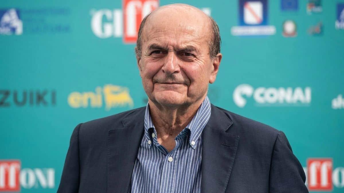 Tagli all'istruzione e salari bassi: le critiche di Bersani al Governo e alle forze politiche di opposizione - Pier Luigi Bersani