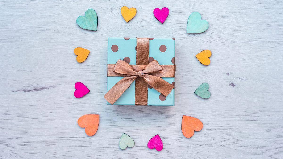 Regifting a Natale: sempre più italiani (giovani) rivendono i regali indesiderati - Regifting