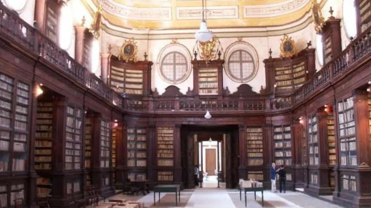 Biblioteca a Catania: sala Vaccarini un gioiello barocco che custodisce tesori inestimabili - Sala Vaccarini - Catania