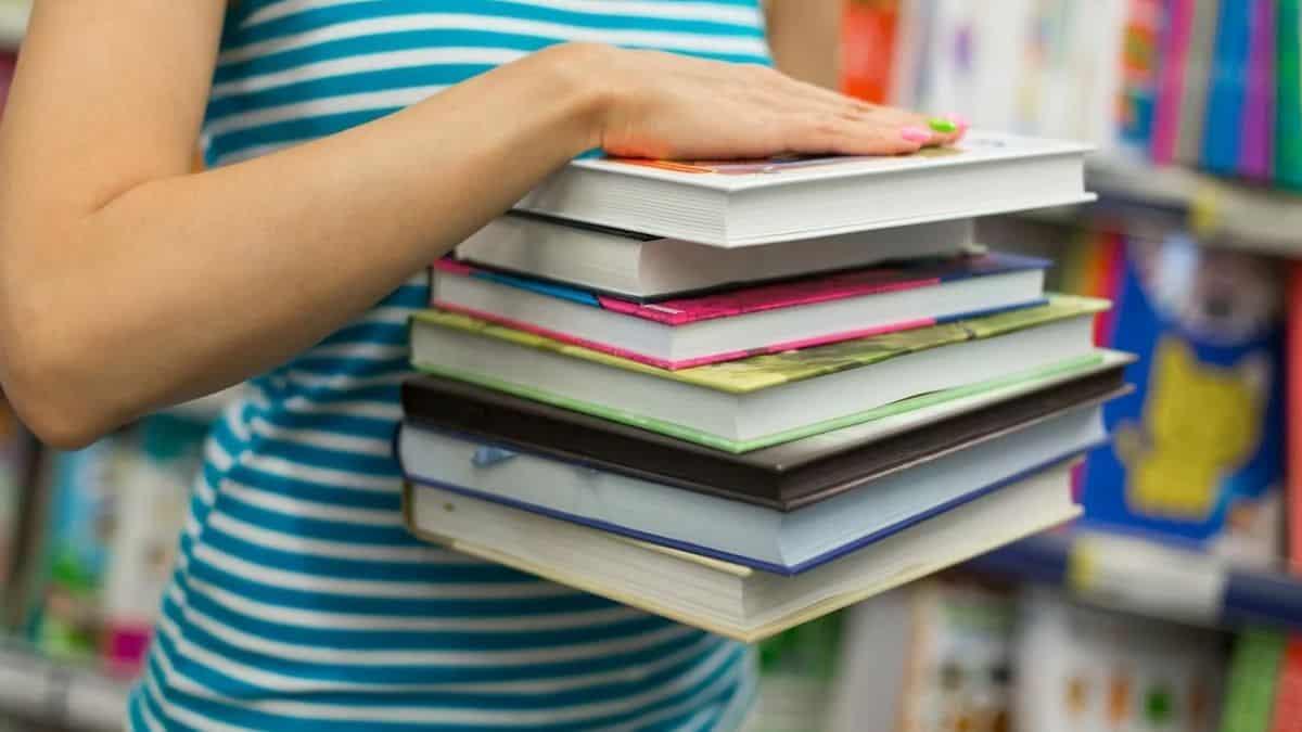 Censura dei libri negli USA: cresce il numero di testi banditi nelle scuole - censura libri