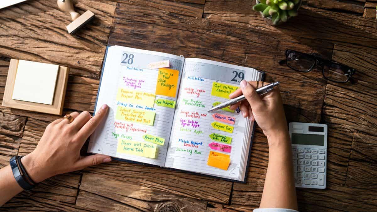 Fruizione ferie del Personale ATA: riduzione dei giorni di servizio e riparametrazione [Chiarimenti] - Ferie del personale scolastico docenti e ata