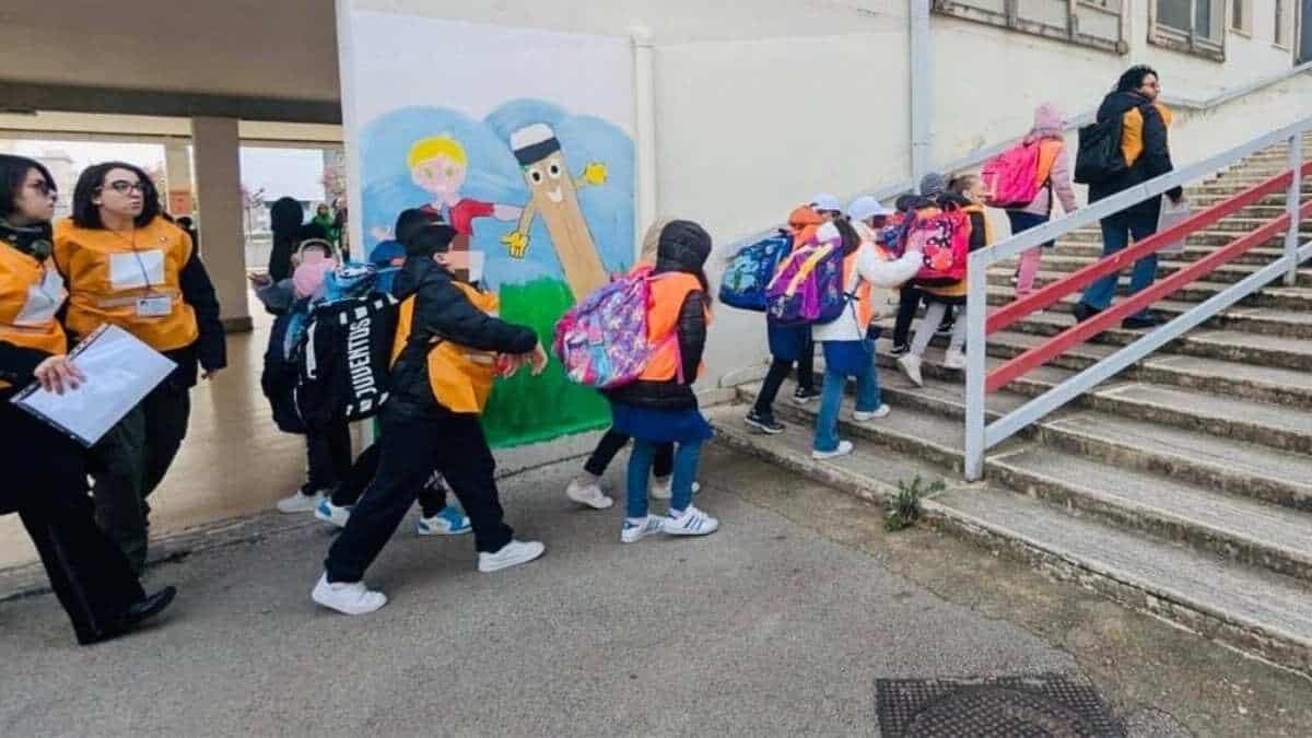 Progetto 'Piedibus Bari' per una mobilità scolastica sostenibile - Piedibus
