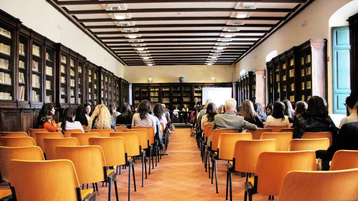Docenti e libertà accademica: il Tar blocca la proiezione del documentario di Russia Today - Formazione didattica