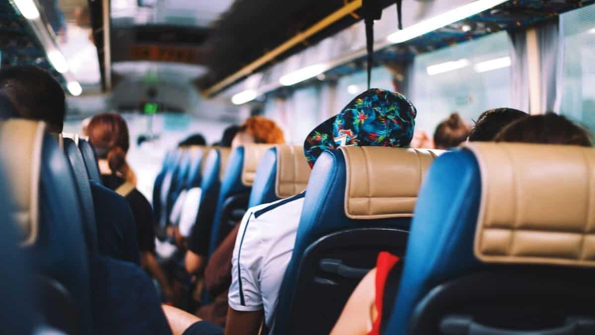 Mobilità docenti: guida ai passaggi di ruolo, valutazione titoli e continuità - Incendio su autobus scolastico