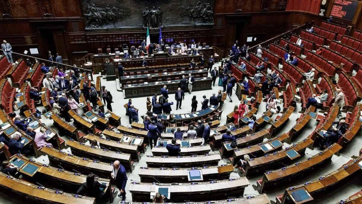 Medicina, addio al test d’ingresso: selezione dopo il primo semestre - Camera dei Deputati