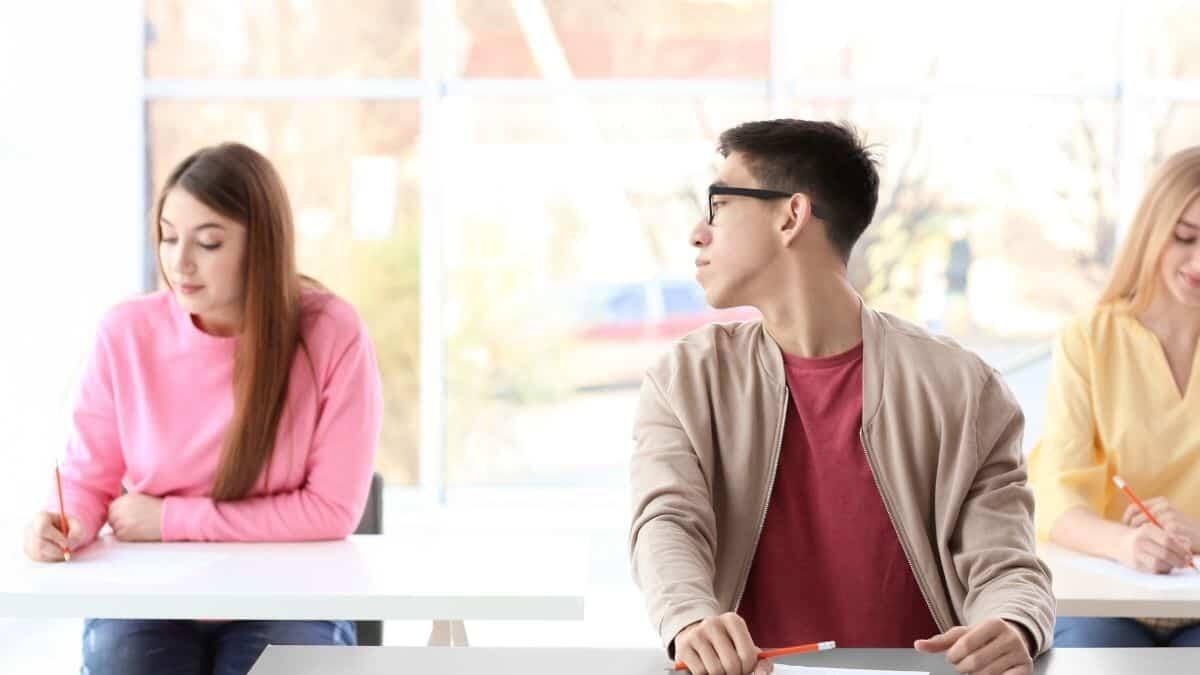 Università: lotta al copiare, tra sanzioni severe e tolleranza passiva - Copiare all'Università