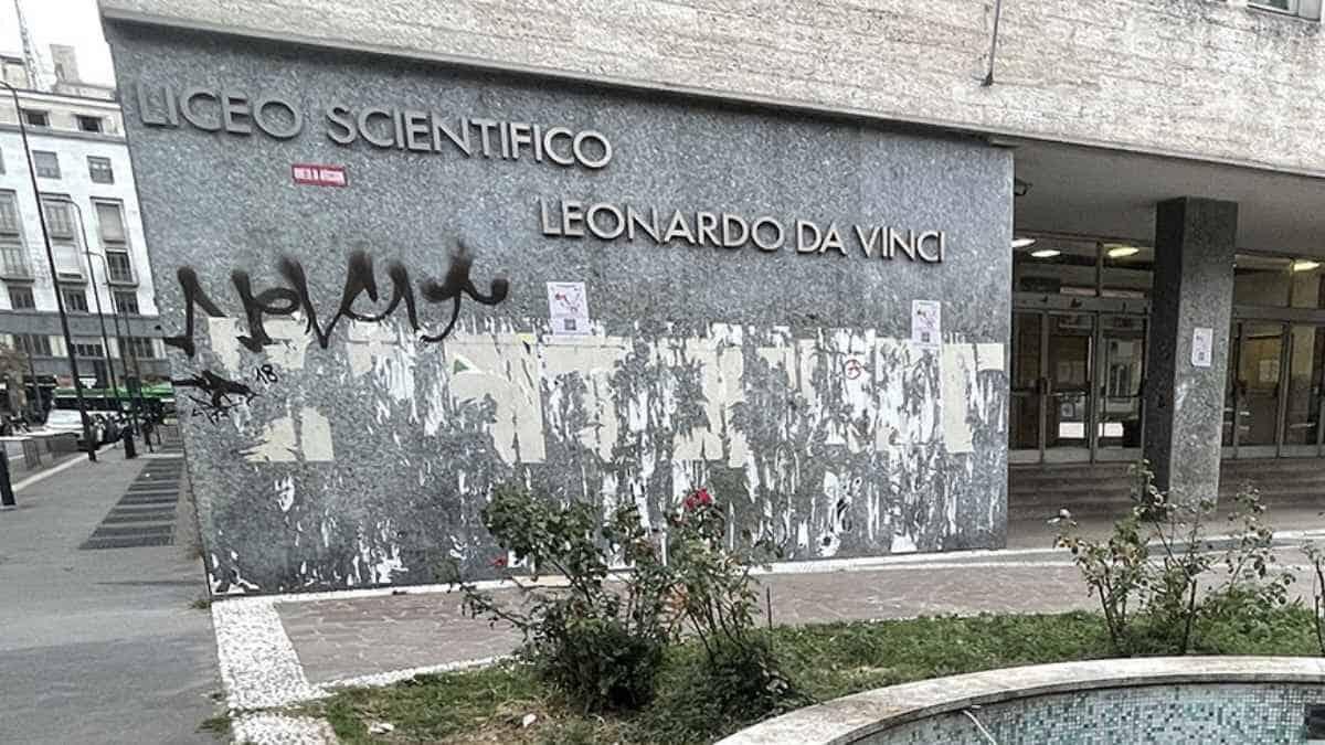 Milano, studenti occupano il Liceo Leonardo da Vinci: protesta per la libertà di espressione - Liceo Leonardo da Vinci di Milano
