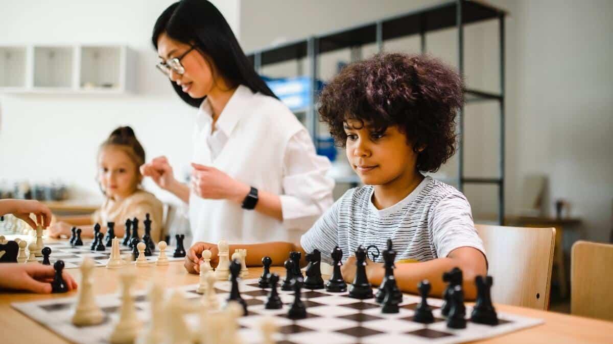 Dama e scacchi a scuola: menti in gioco per crescere e imparare - Dama e scacchi a scuola