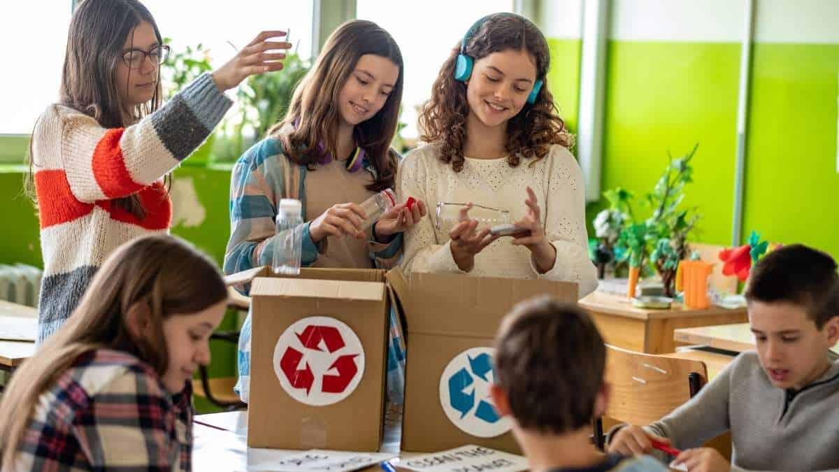 Fantariciclando: educare alla cittadinanza sostenibile fin dalla prima infanzia - Fantariciclando