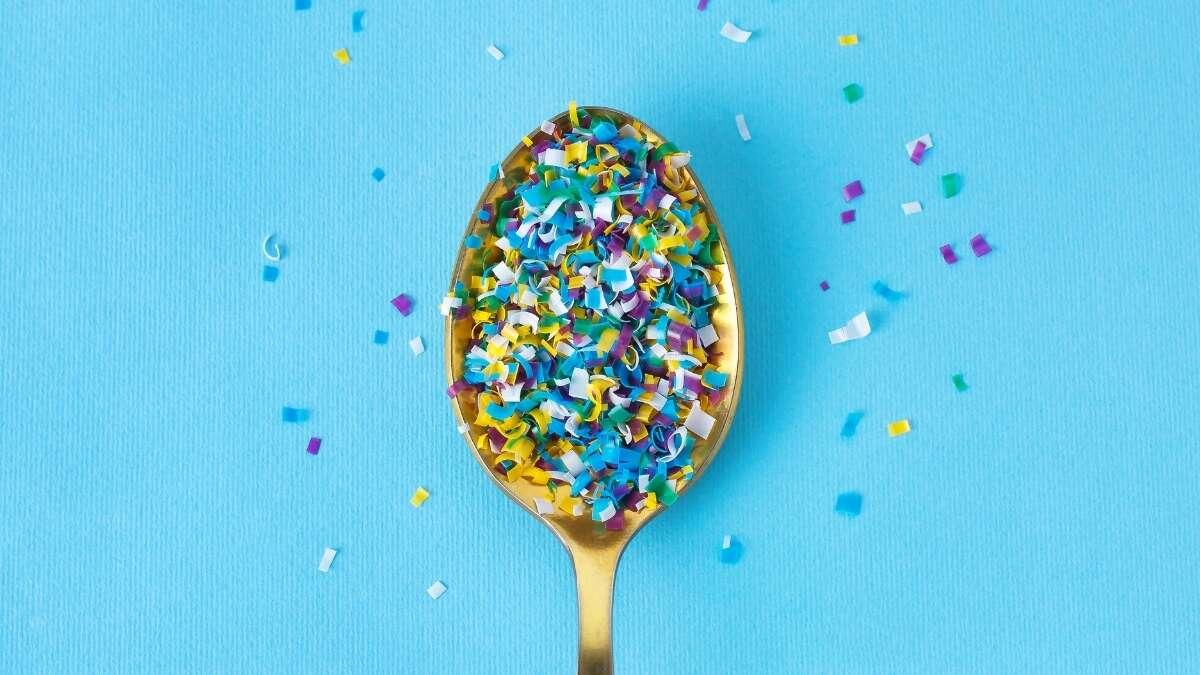 Microplastiche e resistenza agli antibiotici: i rischi nascosti nelle merendine confezionate - Microplastiche