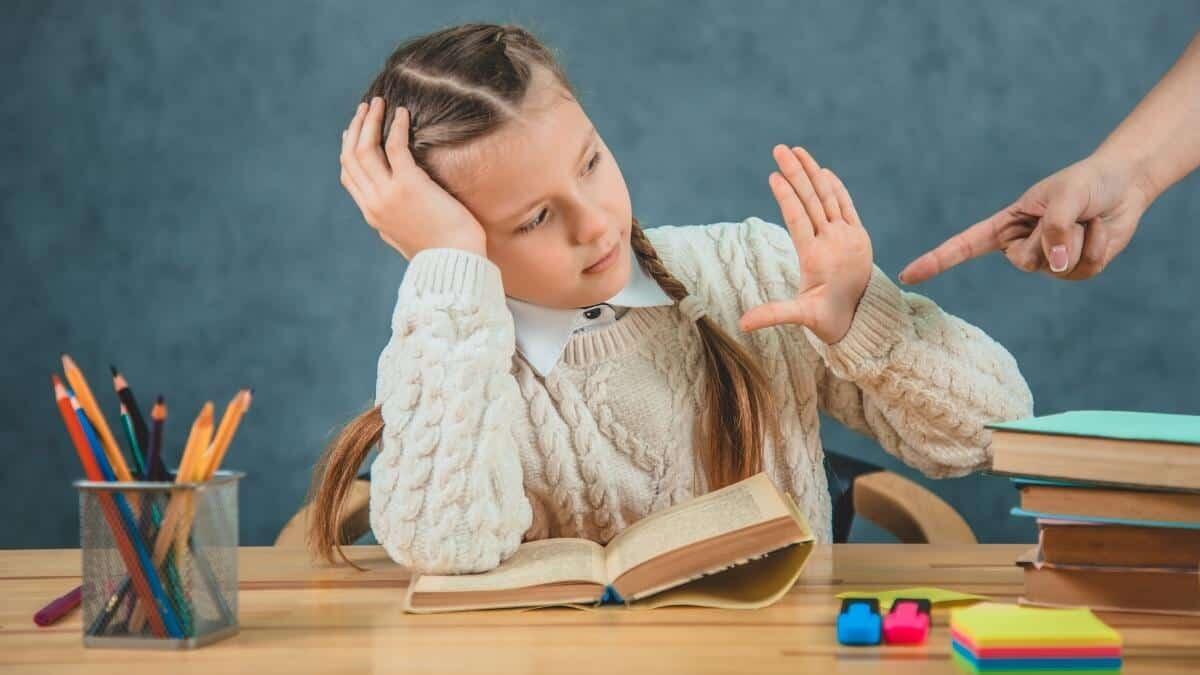 Simone Giusti: 'La scuola spegne l’amore per i libri'. - Rifiuto della lettura