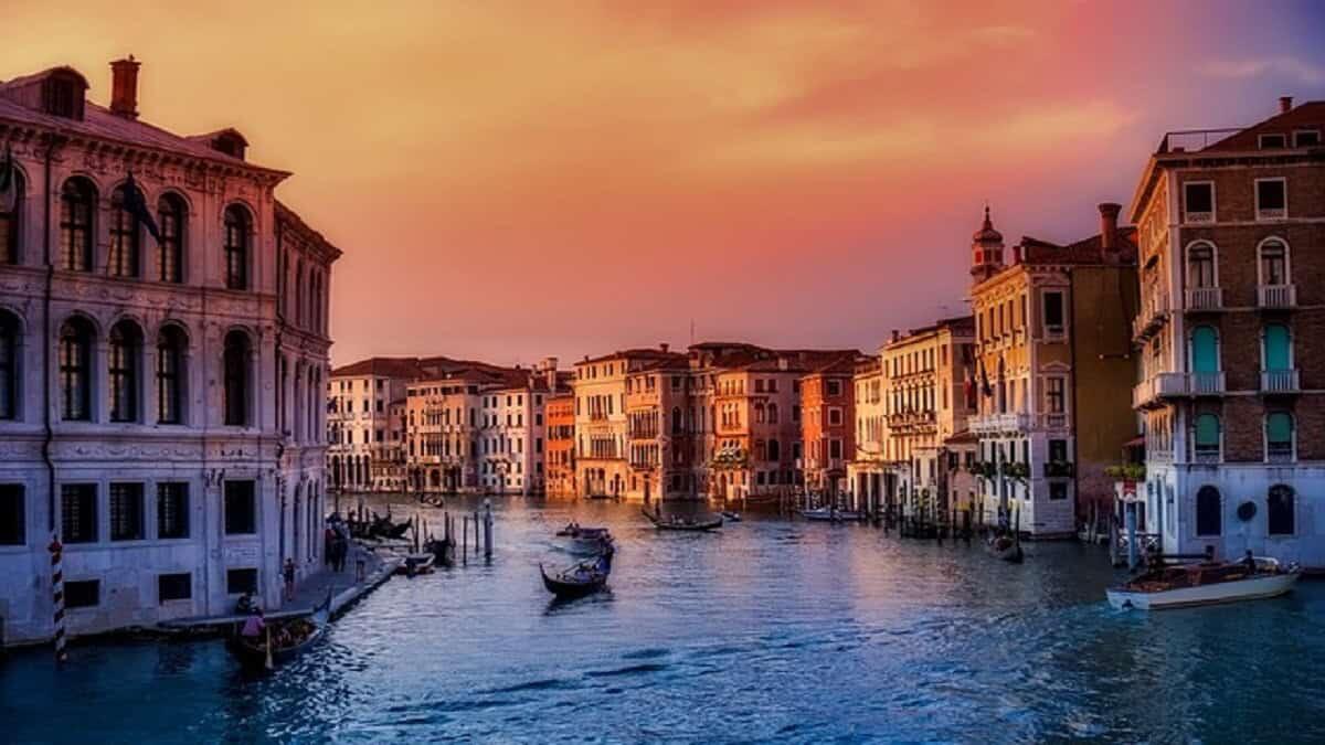 Venezia, studentessa 17enne muore al primo giorno di lavoro sul catamarano - Venezia