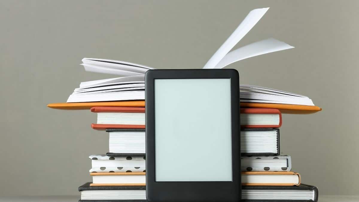 Libri di testo: tra digitale e tradizione. Una scelta complessa tra costi, apprendimento e praticità - libri digitali e cartacei