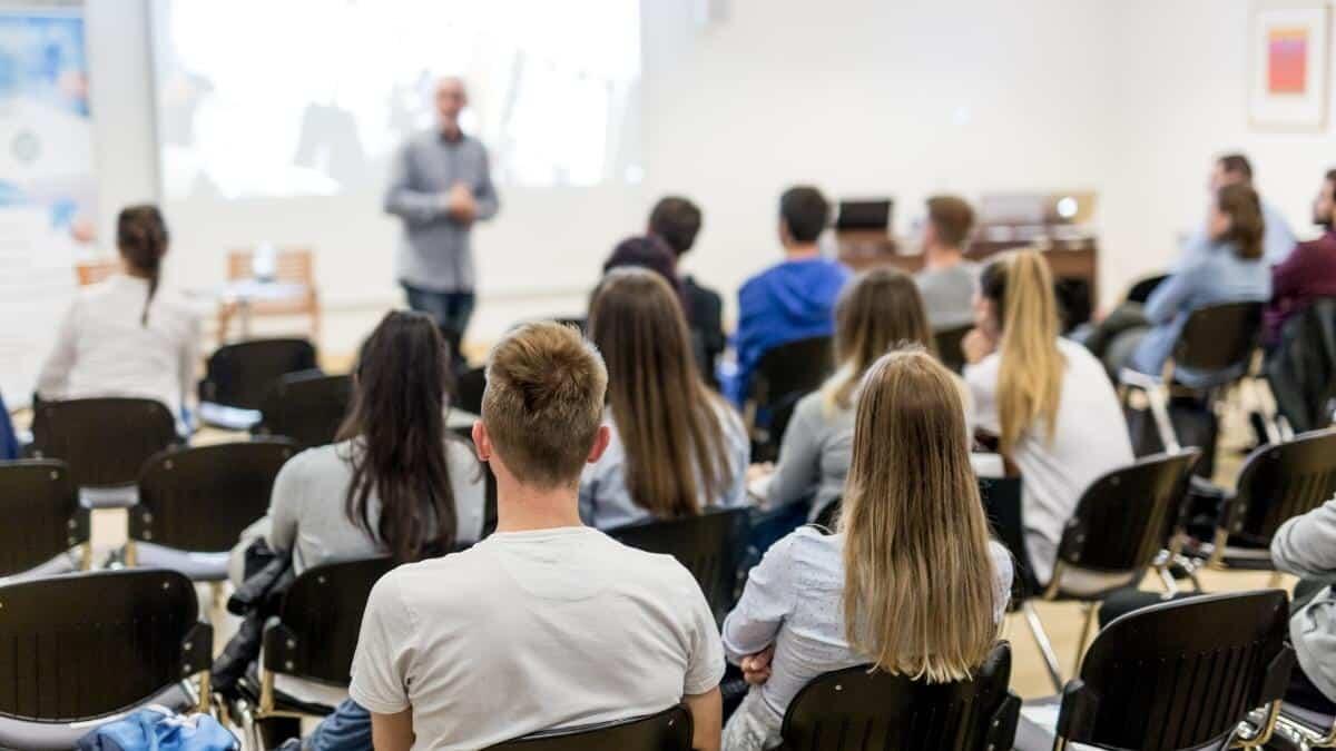 Studente insulta docente a Salerno: scatta il procedimento disciplinare - Università