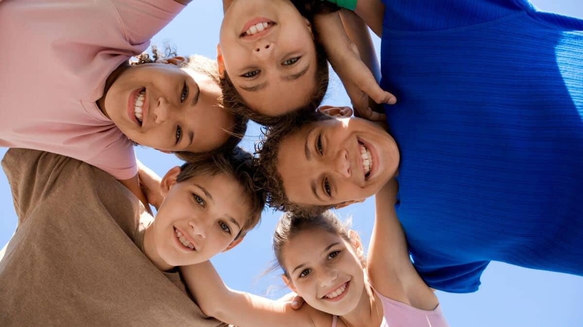 Figli, un lusso da ricchi: il vero volto della crisi demografica secondo l’OCSE - Figli