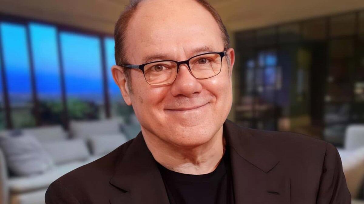 Verdone lancia un libro alla prof e viene bocciato: 'Mio padre mi consolò portandomi a vedere i Beatles a Roma' - Carlo Verdone