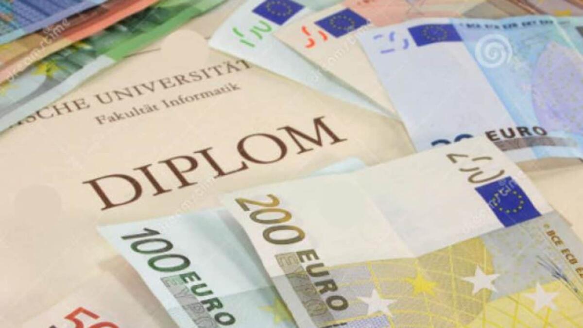 Giro di vite sui diplomifici: 70 scuole chiuse e crollo di iscritti alle paritarie - Il fenomeno dei Diplomifici
