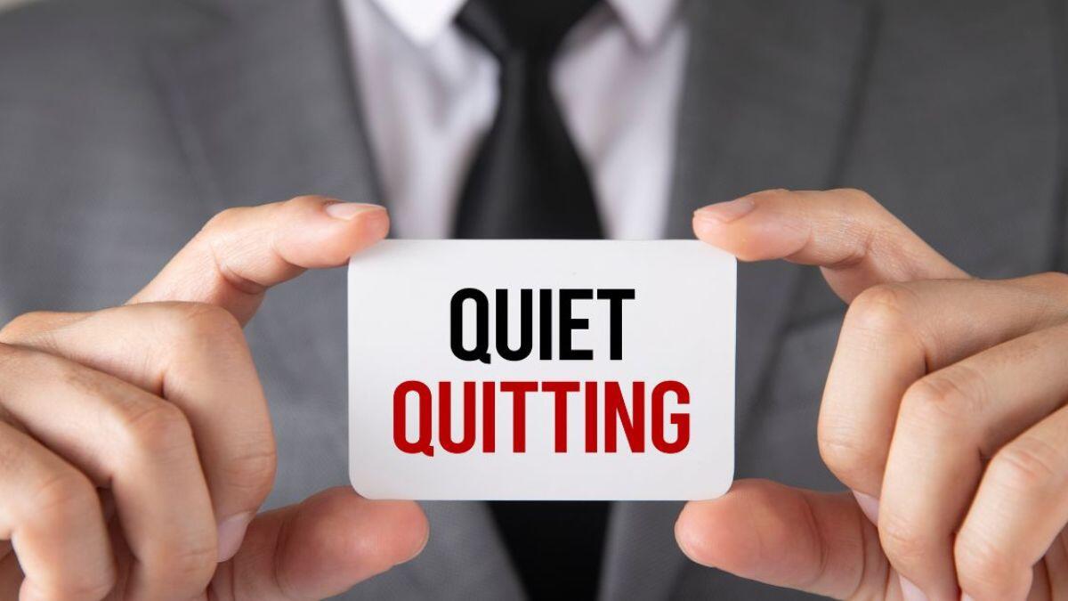 Il quiet quitting degli studenti e la crisi del merito: la scuola del minimo indispensabile - quiet quitting
