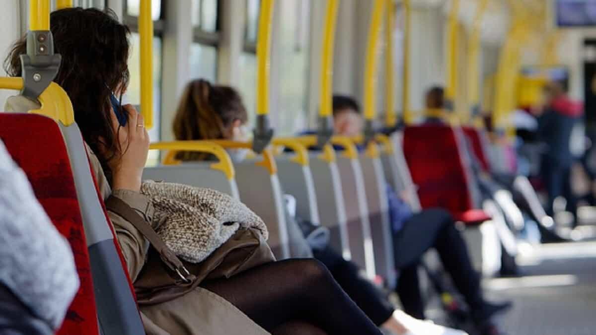 Mobilità annuale docenti 2025/26: guida completa alla domanda online - Mobilità in bus