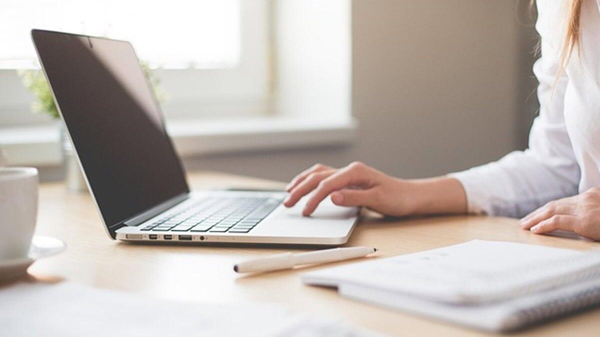 Percorso Indire sostegno: ipotesi di un secondo ciclo - Docente al notebook