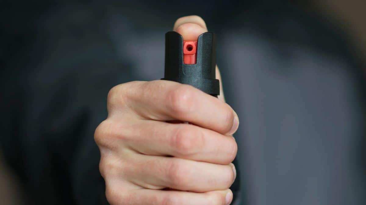 Spray urticante tra i banchi, corsa dei soccorsi all’istituto di Bussolengo - Spray al peperoncino