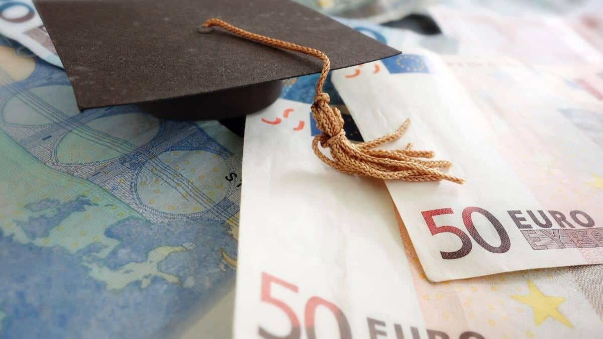 Crescere un figlio costa 156mila euro fino ai 18 anni - Costi delle Università Telematiche