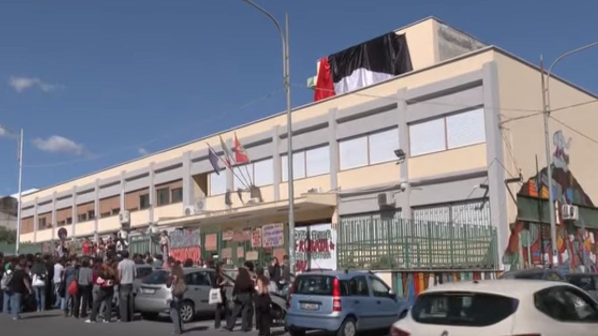 Studenti occupano lo Spedalieri di Catania: proteste su Palestina, CPR e 'didattica della paura' - 
