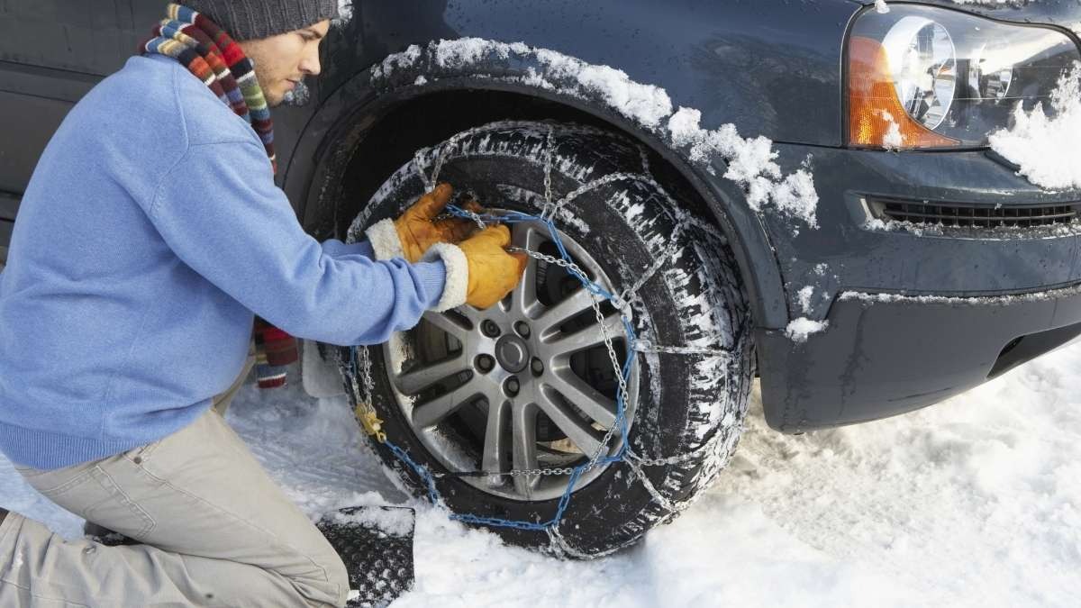 Dotazioni invernali (pneumatici e catene) 2025/26: obbligo, date e sanzioni
