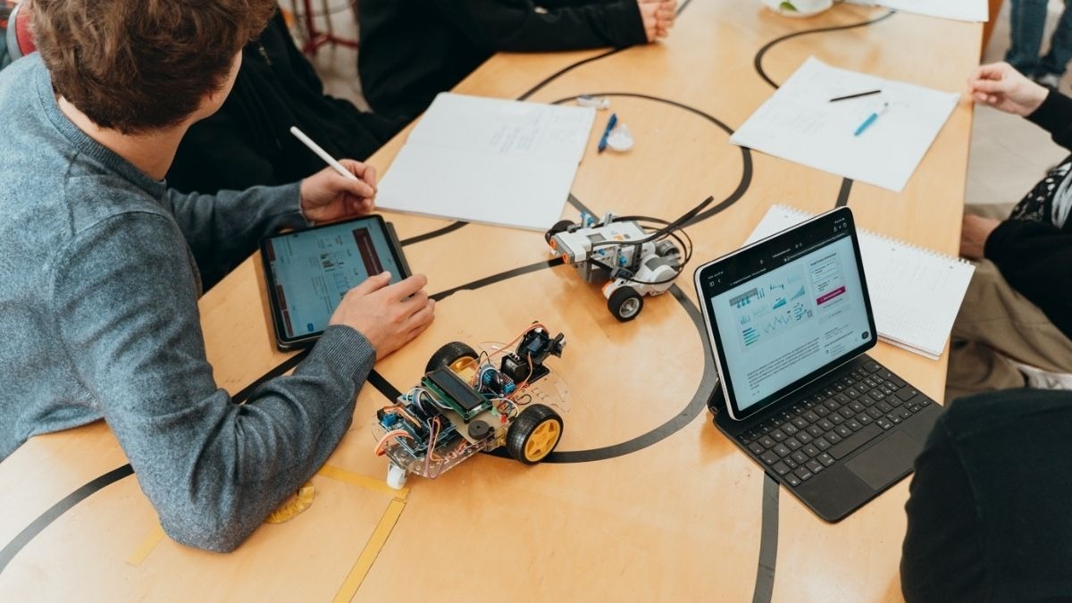 Intelligenza Artificiale in classe: ecco il nuovo Liceo del Futuro - Istituto Filippin di Pieve del Grappa