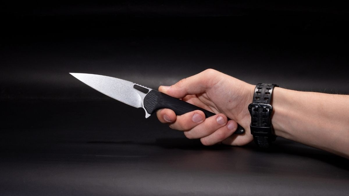 Armi in classe, ci risiamo: 12enne a Napoli trovato con un coltello - Coltello