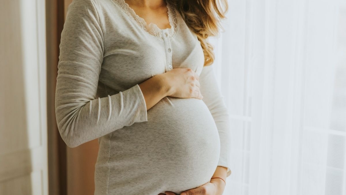 Fecondazione assistita dall'IA e da un robot: ottenuta in USA la prima gravidanza - Donna in gravidanza