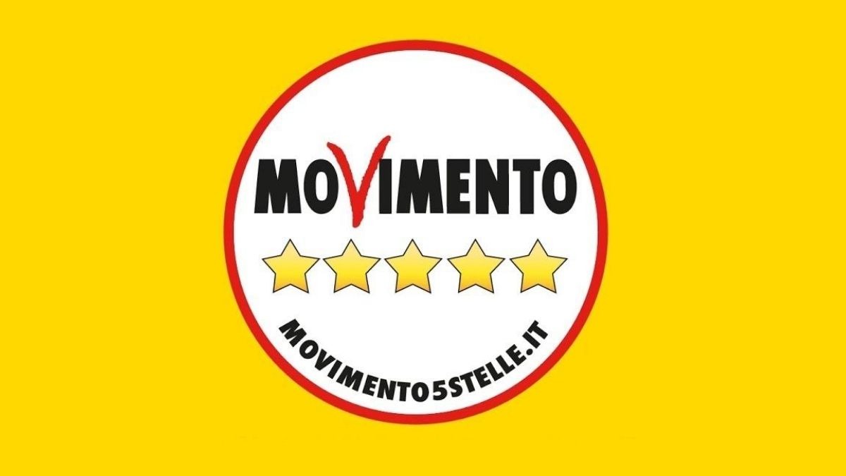 Carta del Docente: M5S critica il governo, tempi stretti per gli acquisti dei docenti - M5S