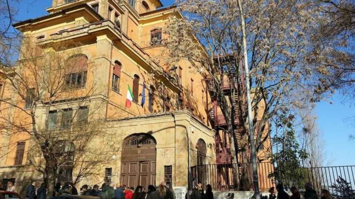 Occupato il Liceo Azzarita di Roma: studenti contro i bagni rotti - Liceo Azzarita