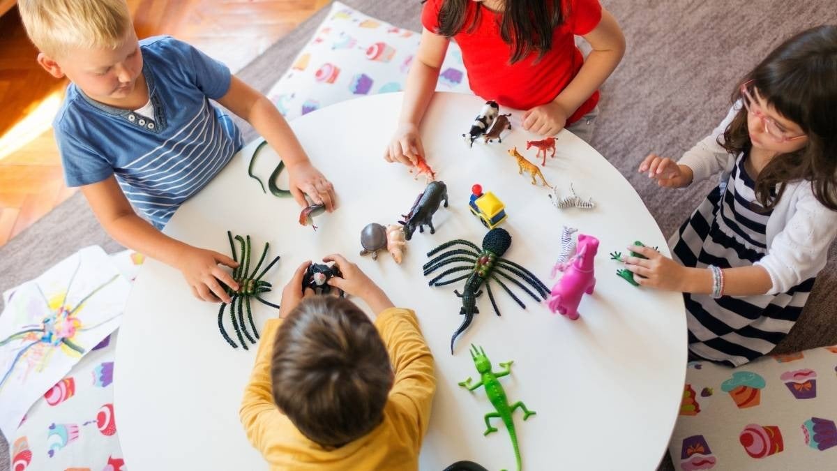 Milano sceglie il metodo finlandese per la didattica - Alunni che giocano in classe