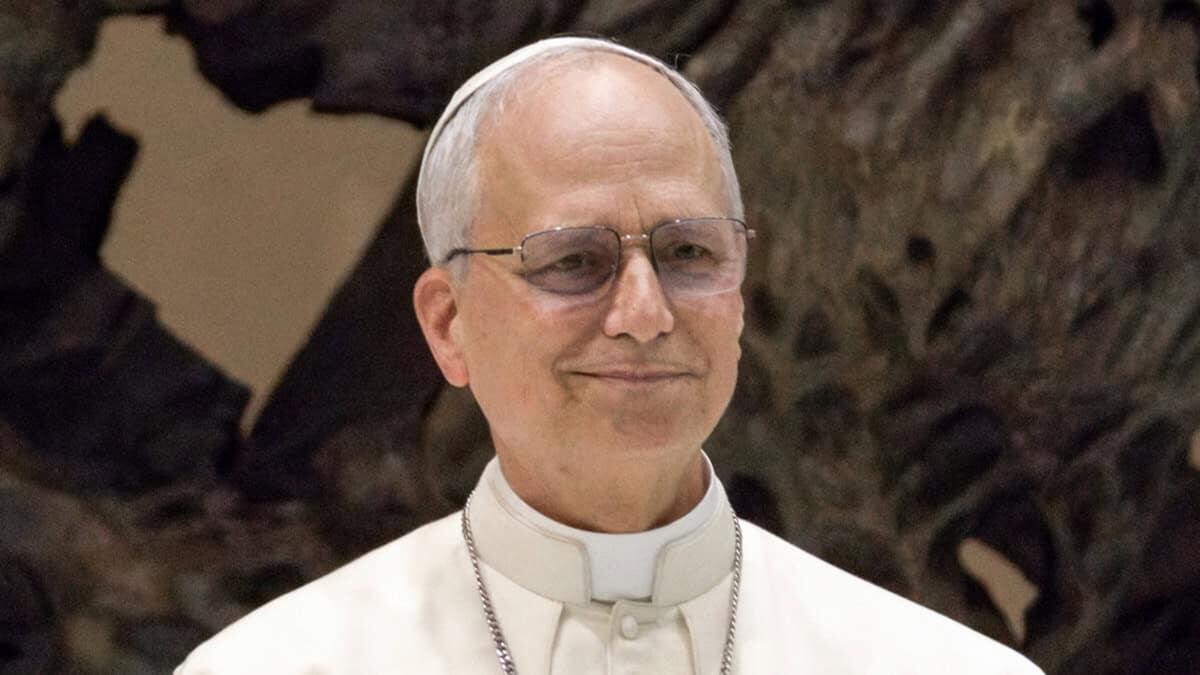 Papa Leone XIV studia tedesco di notte su Duolingo: lo conferma il fratello - Papa Leone XIV