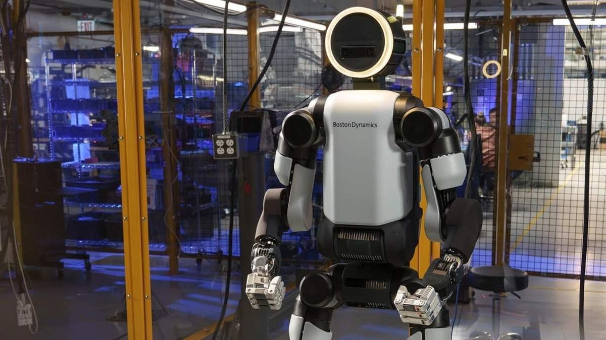 Oltre l'IA: il robot umanoide Atlas di Boston Dynamics non è più un prototipo, ma va in produzione - Robot umanoide Atlas