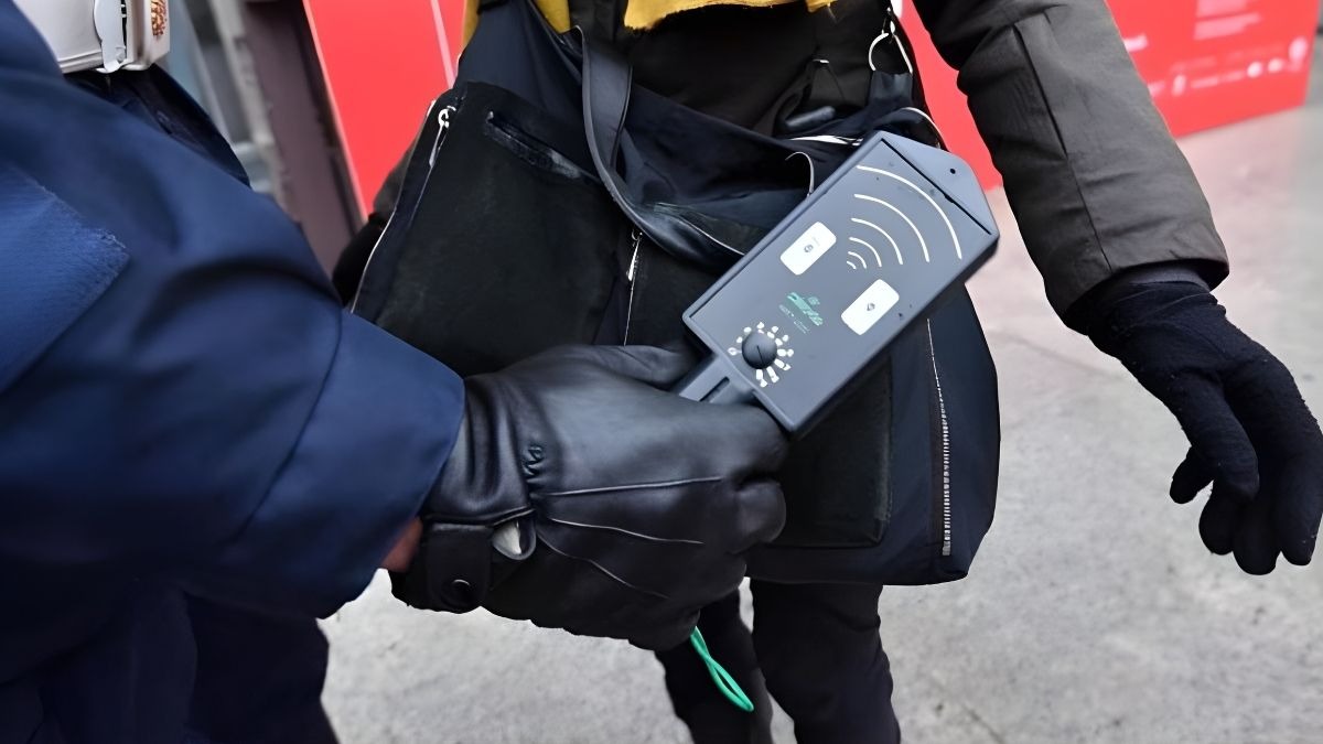 Sicurezza: Valditara propone metal detector a scuola - 