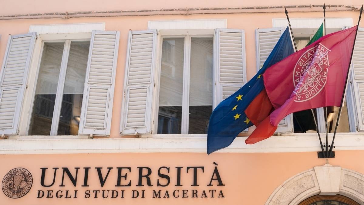 Docenti: aperto il bando dell’Università di Macerata per i percorsi di formazione iniziale e abilitazione - Università degli Studi di Macerata
