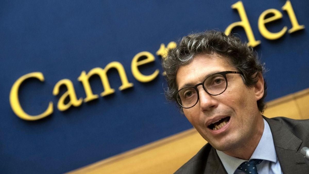 Allarme infezioni +83%: Magi chiede preservativi gratis nelle scuole - Riccardo Magi