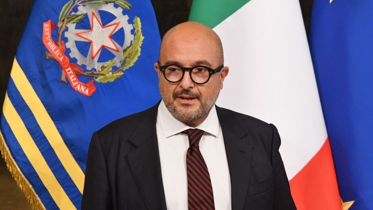 Dimissioni irrevocabili per Gennaro Sangiuliano: lettera alla Meloni e indagini della Corte dei Conti - 