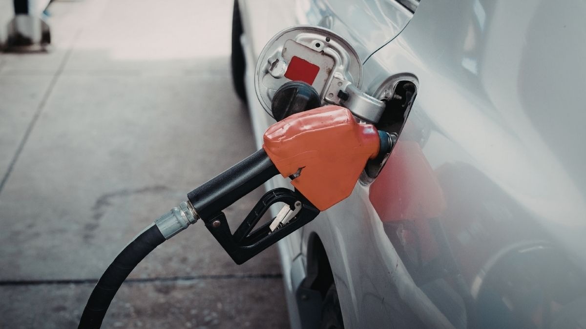 Costo del carburante in Italia: l'impatto sui prezzi dopo le tensioni USA-Iran - 