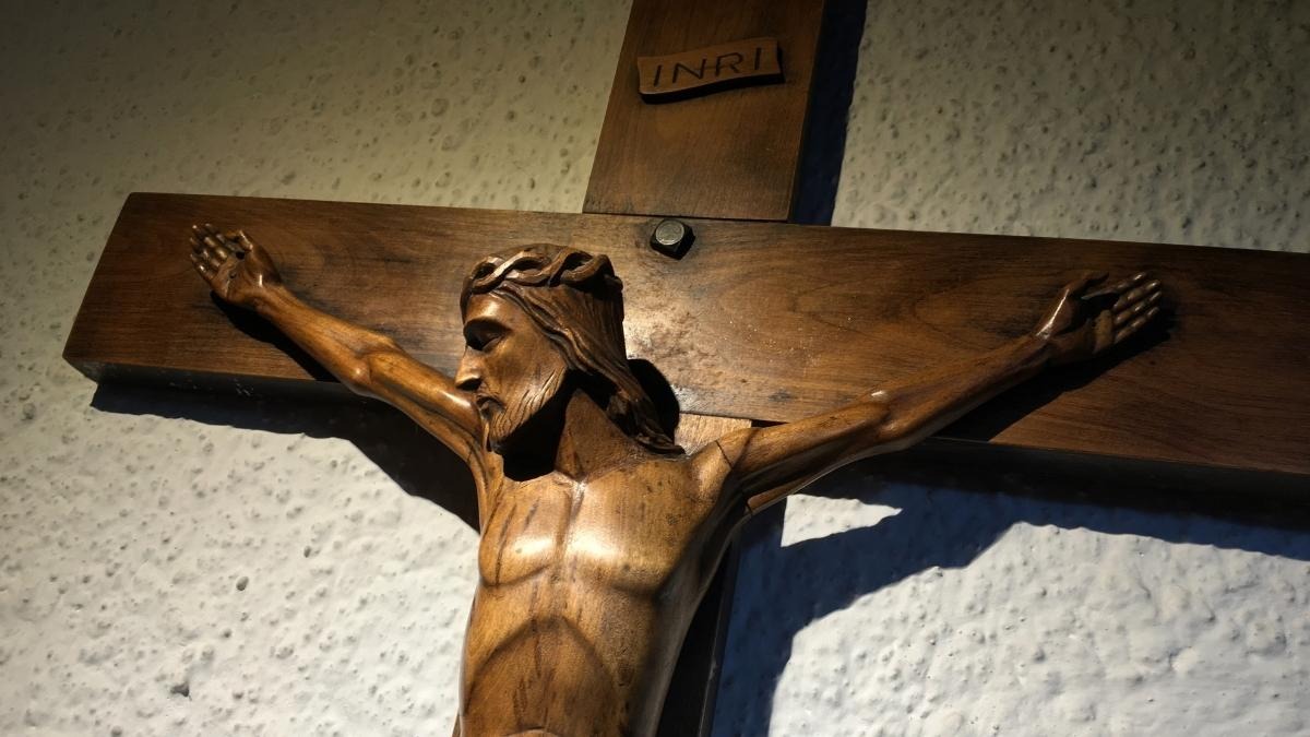 Crocifisso nelle scuole: il valore dell'identità secondo Salvini - 