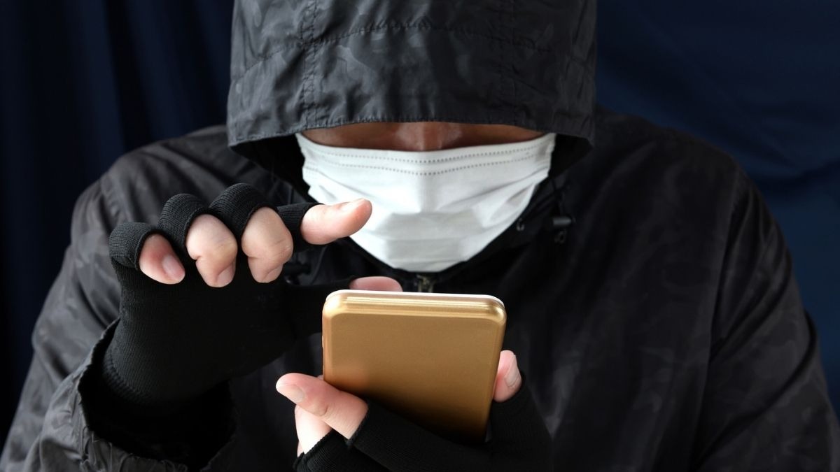 Stalking contro i docenti: braccialetto elettronico per un ex studente a Venezia - 