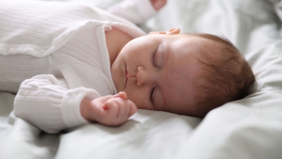 Proteggere il sonno neonatale: le raccomandazioni dei medici per il 2026 - 