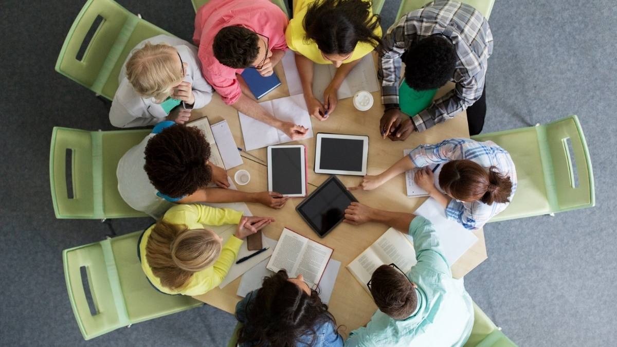Informatica alla scuola media: le novità delle Indicazioni nazionali 2025 e il ruolo del Collegio Docenti - 